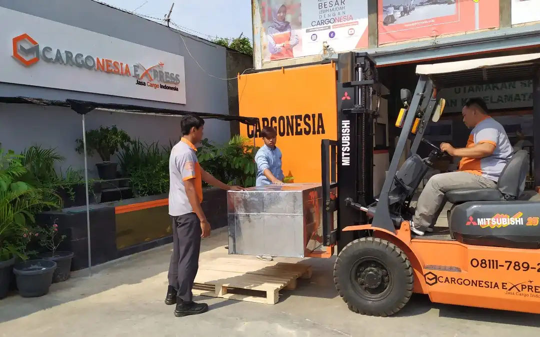 Jasa Kirim Barang Murah ke Makassar Sulawesi Selatan Aman dan Cepat Sampai!