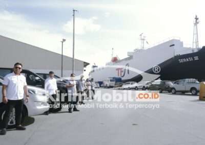 pengantaran unit ke pelabuhan